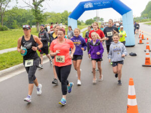 Runners honor lost loved ones during 6th annual Race for Agrace