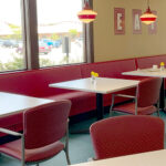 Compartimos comidas y conversación en el Gracie's Cafe del Agrace Centro de Cuidado Diurno para Adultos.