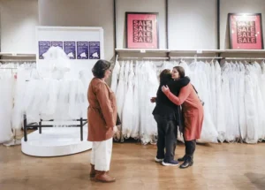 Descubre por qué dicen "sí al vestido" y consiguen grandes descuentos en East Towne Mall