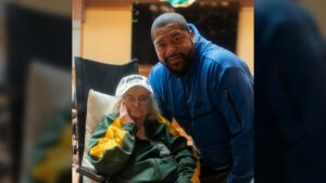 Gilbert Brown, ex Packer, hace realidad el deseo de un viejo fan al final de su vida